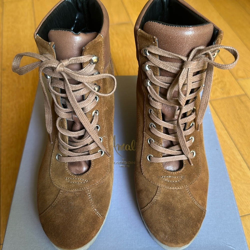 Amalfi by Rangoni suede wedge booties.